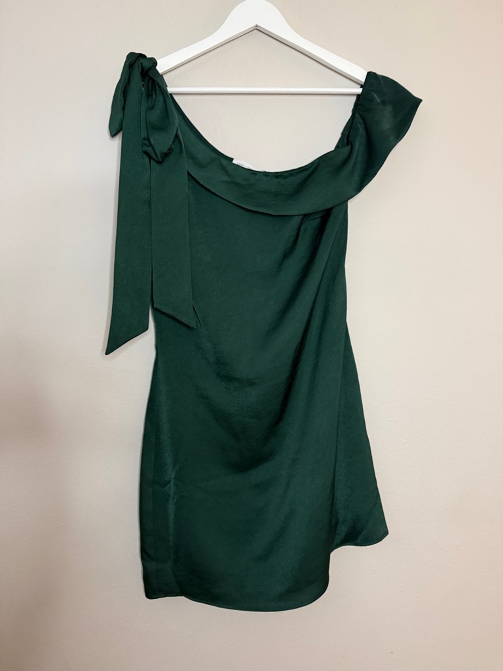 Lost + Wander NWOT Jadeite One-Shoulder Emerald Tie-Shoulder Dress